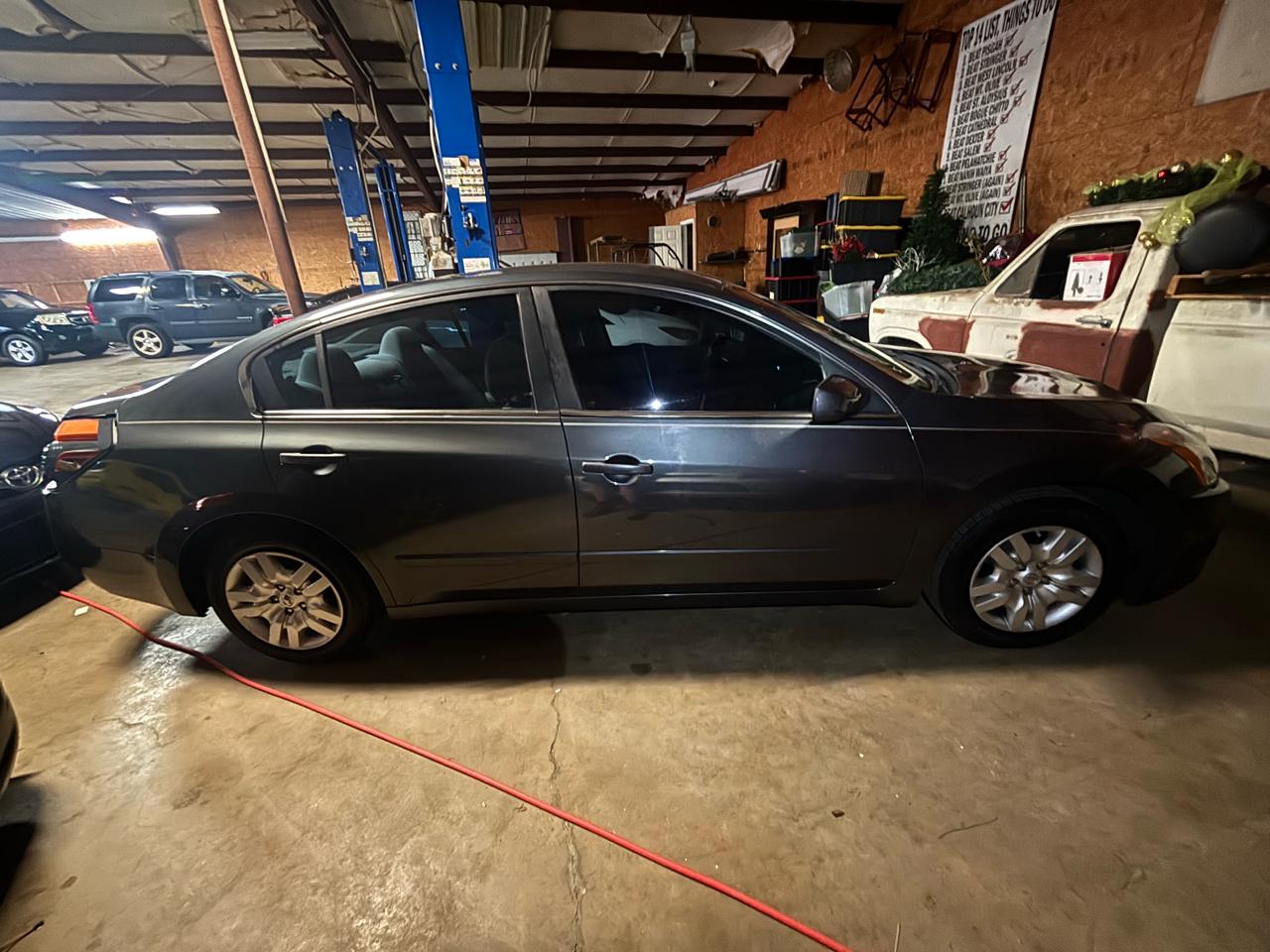 Nissan Altima 4dr Sdn I4 CVT 2.5 2011