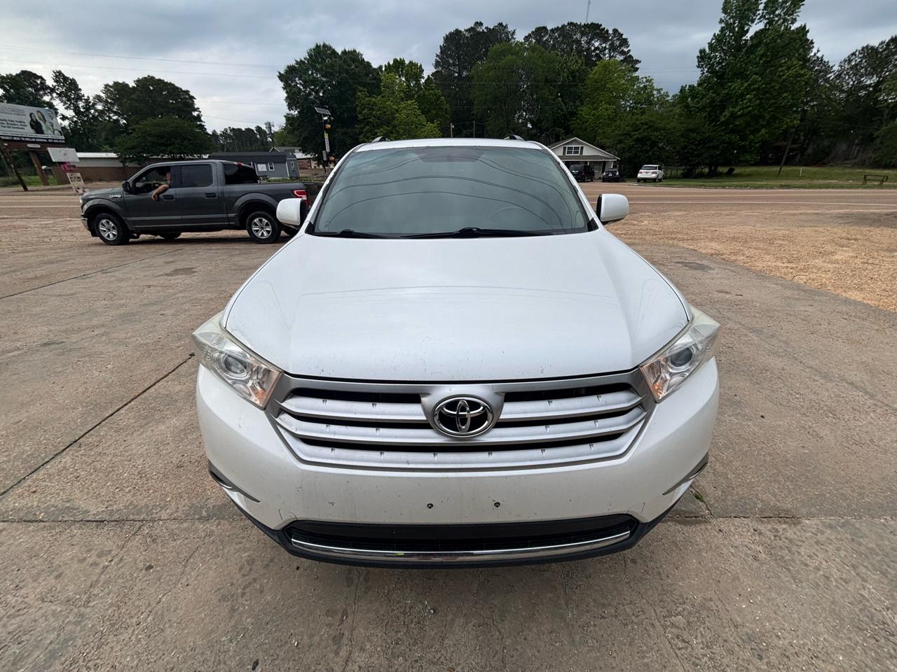 Toyota Highlander FWD 4dr V6 Limited (Natl) 2011