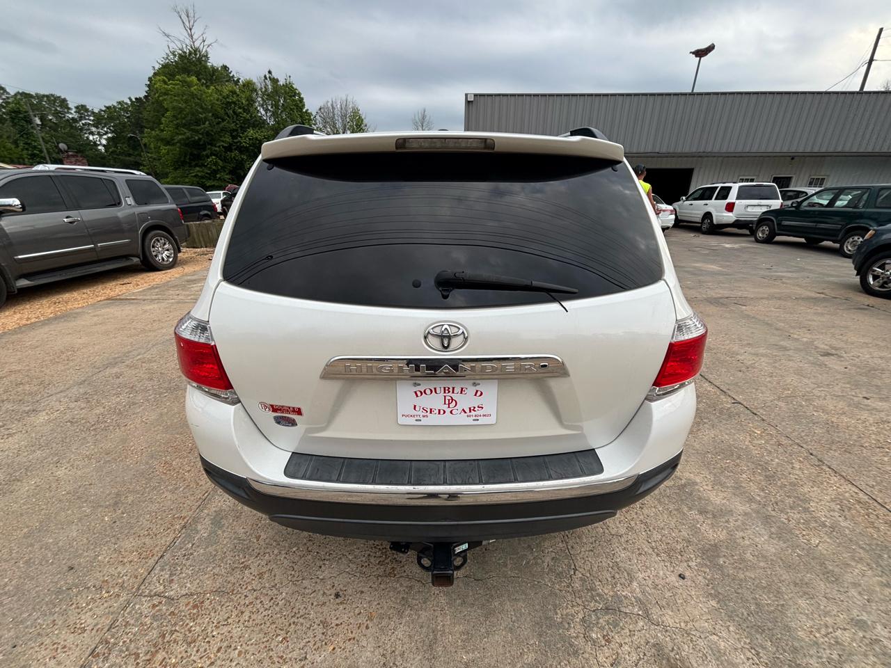 Toyota Highlander FWD 4dr V6 Limited (Natl) 2011