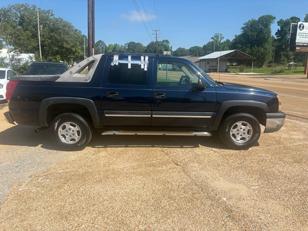 Chevrolet Avalanche 1500 5dr Crew Cab 130" WB 2004
