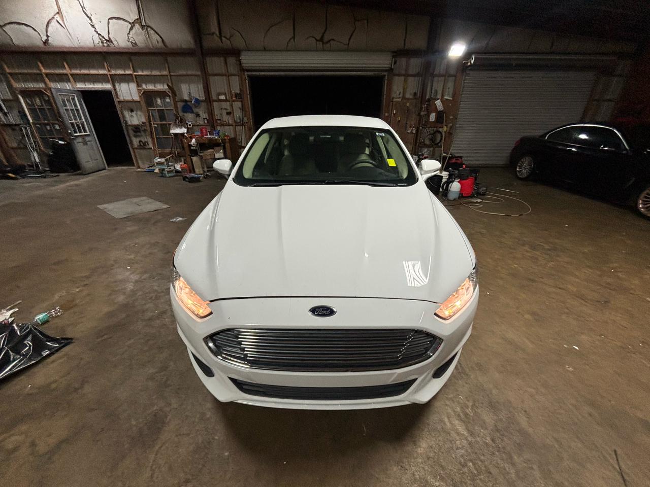 Ford Fusion 4dr Sdn SE FWD 2016