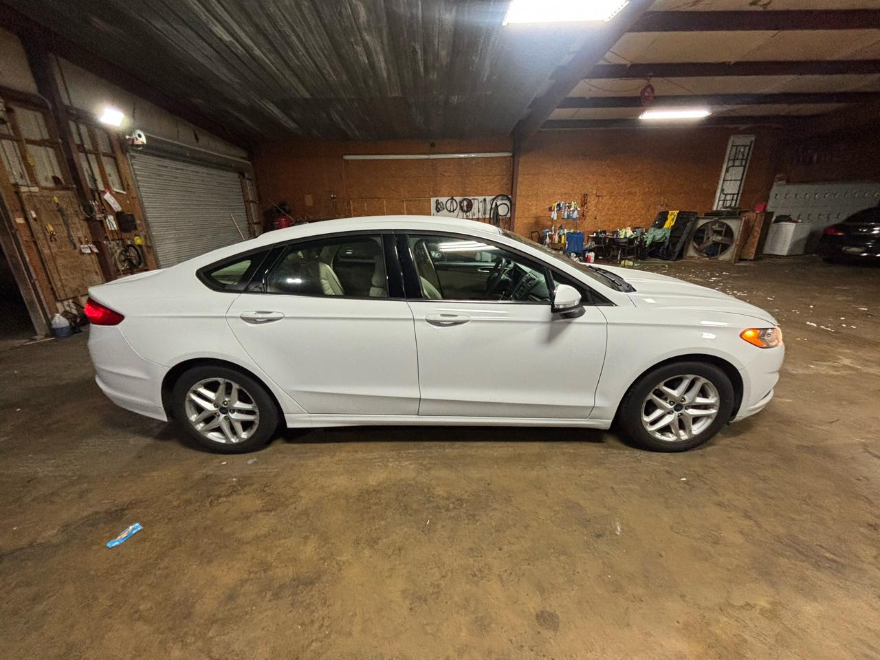 Ford Fusion 4dr Sdn SE FWD 2016