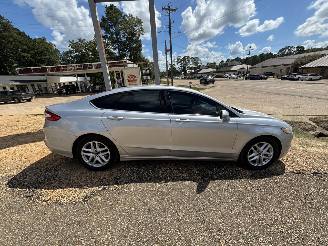 Ford Fusion 4dr Sdn SE FWD 2014