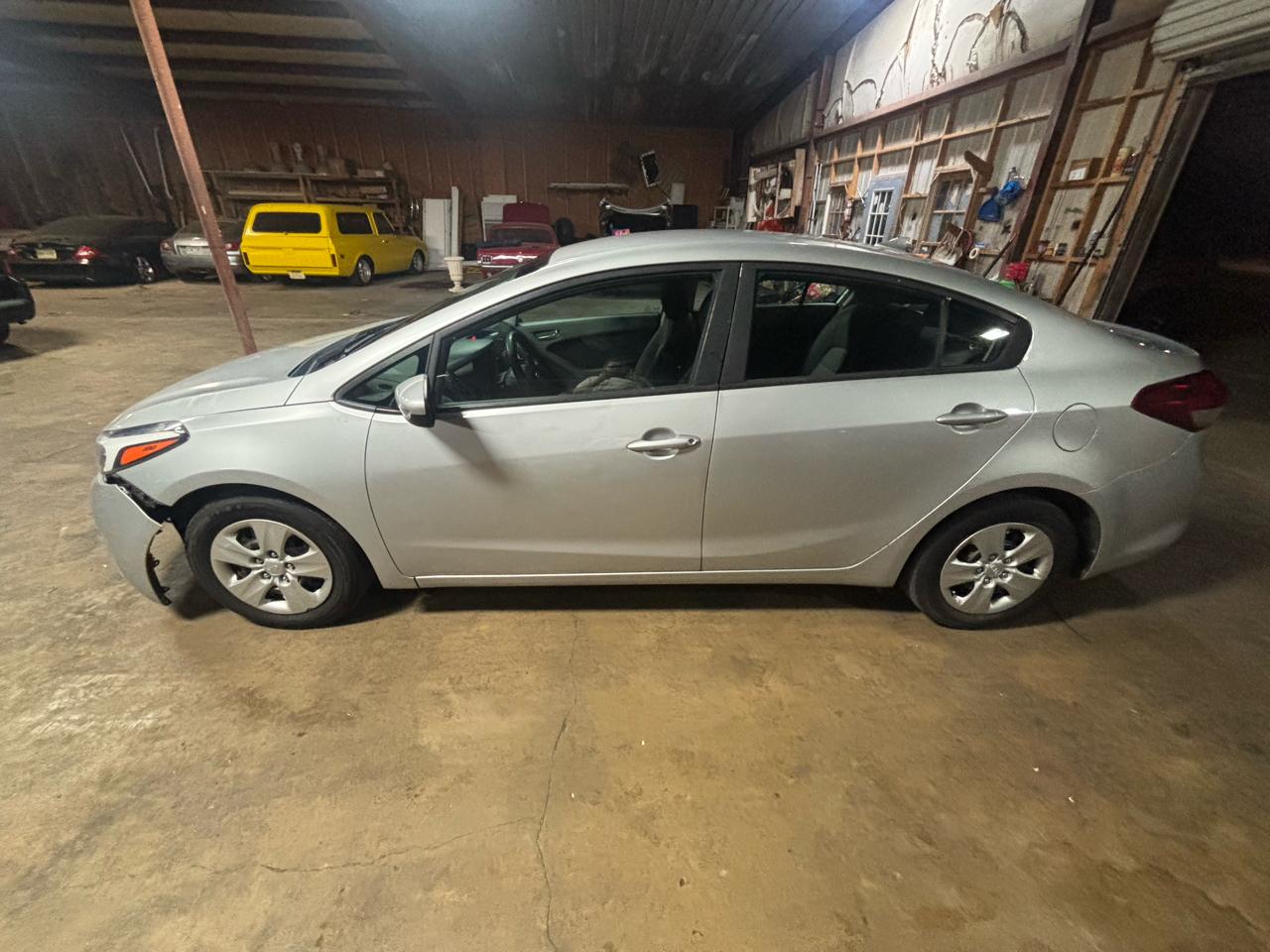 2017 Kia Forte LX AT's photo