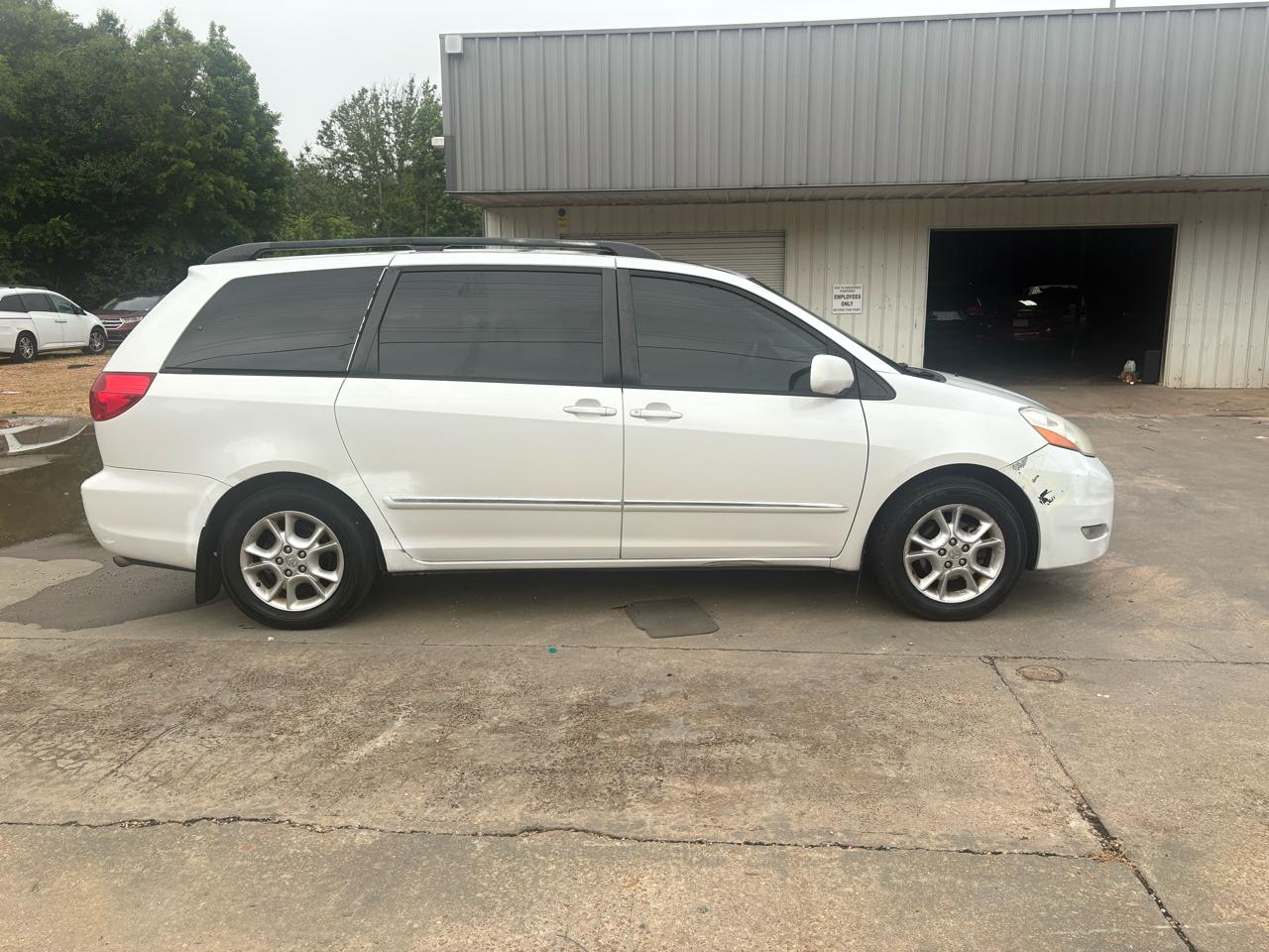 Toyota Sienna 5dr XLE FWD 7-Passenger (Natl) 2006
