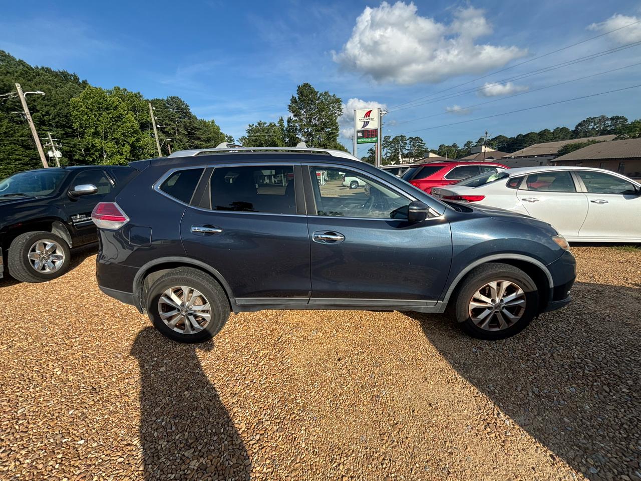 Nissan Rogue FWD 4dr SV 2015