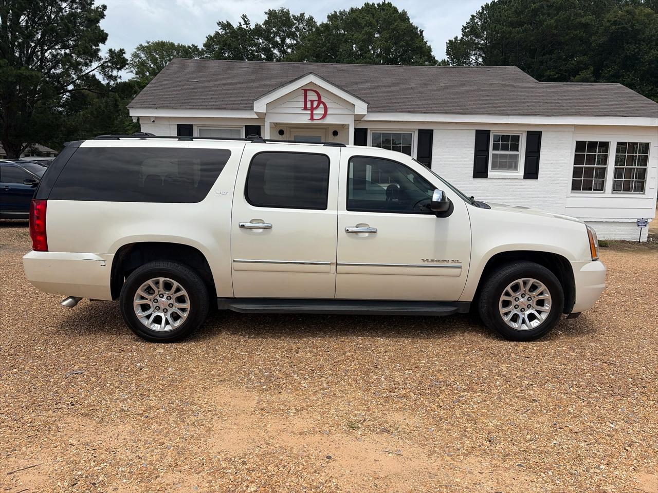 GMC Yukon XL 2WD 4dr SLT 2014