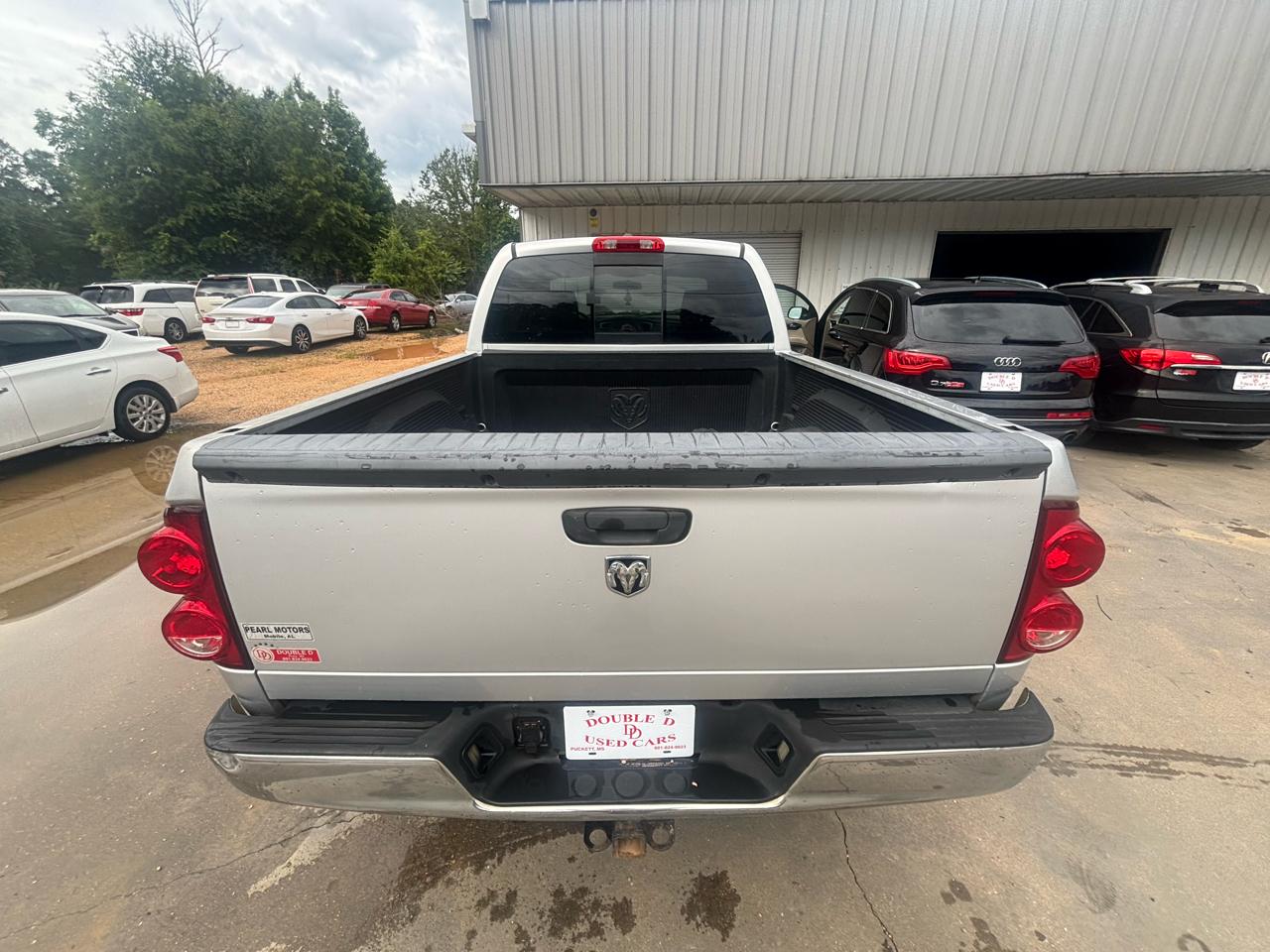 Dodge Ram 1500 2WD Quad Cab 140.5" SLT 2007