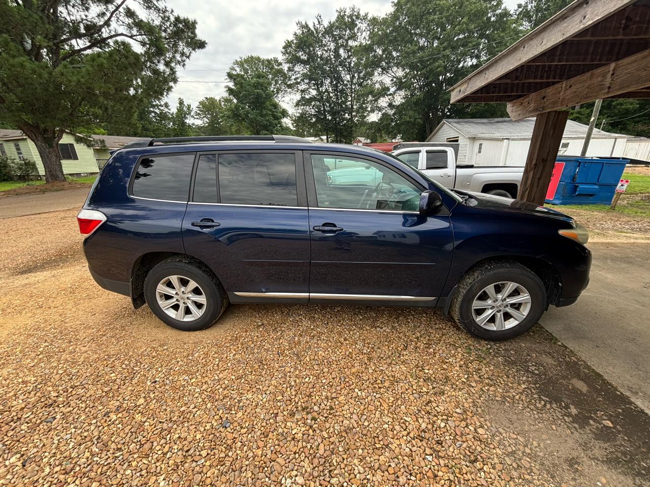 Toyota Highlander 4WD 4dr V6 (Natl) 2013