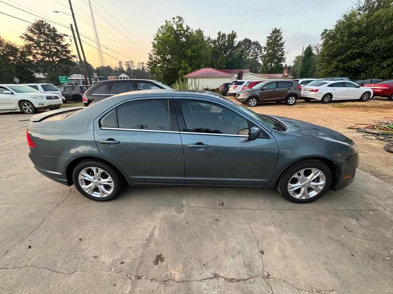 Ford Fusion 4dr Sdn SE FWD 2012