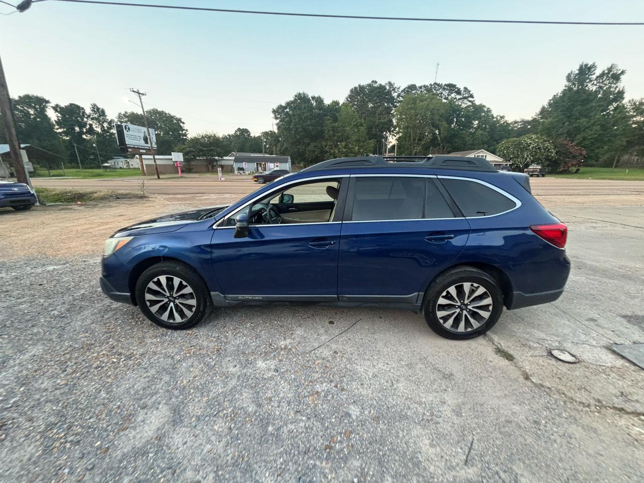 Subaru Outback 4dr Wgn 2.5i Limited PZEV 2015