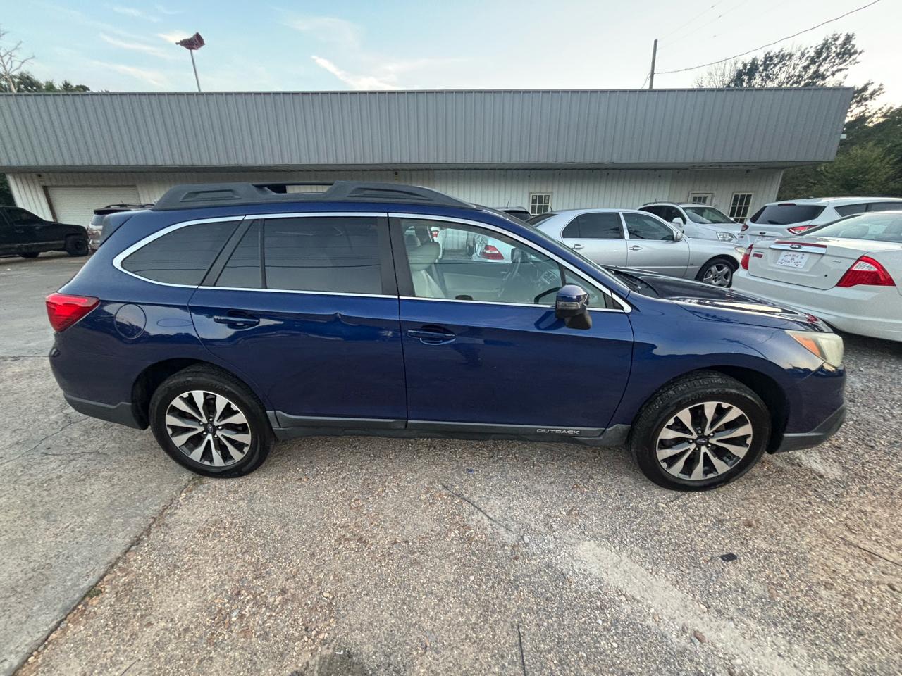 Subaru Outback 4dr Wgn 2.5i Limited PZEV 2015