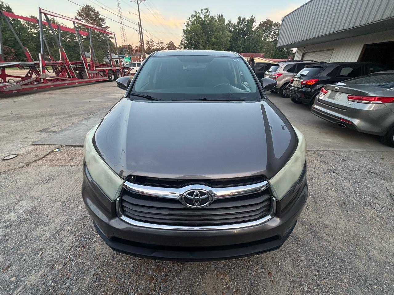 Toyota Highlander FWD 4dr V6 LE (Natl) 2016