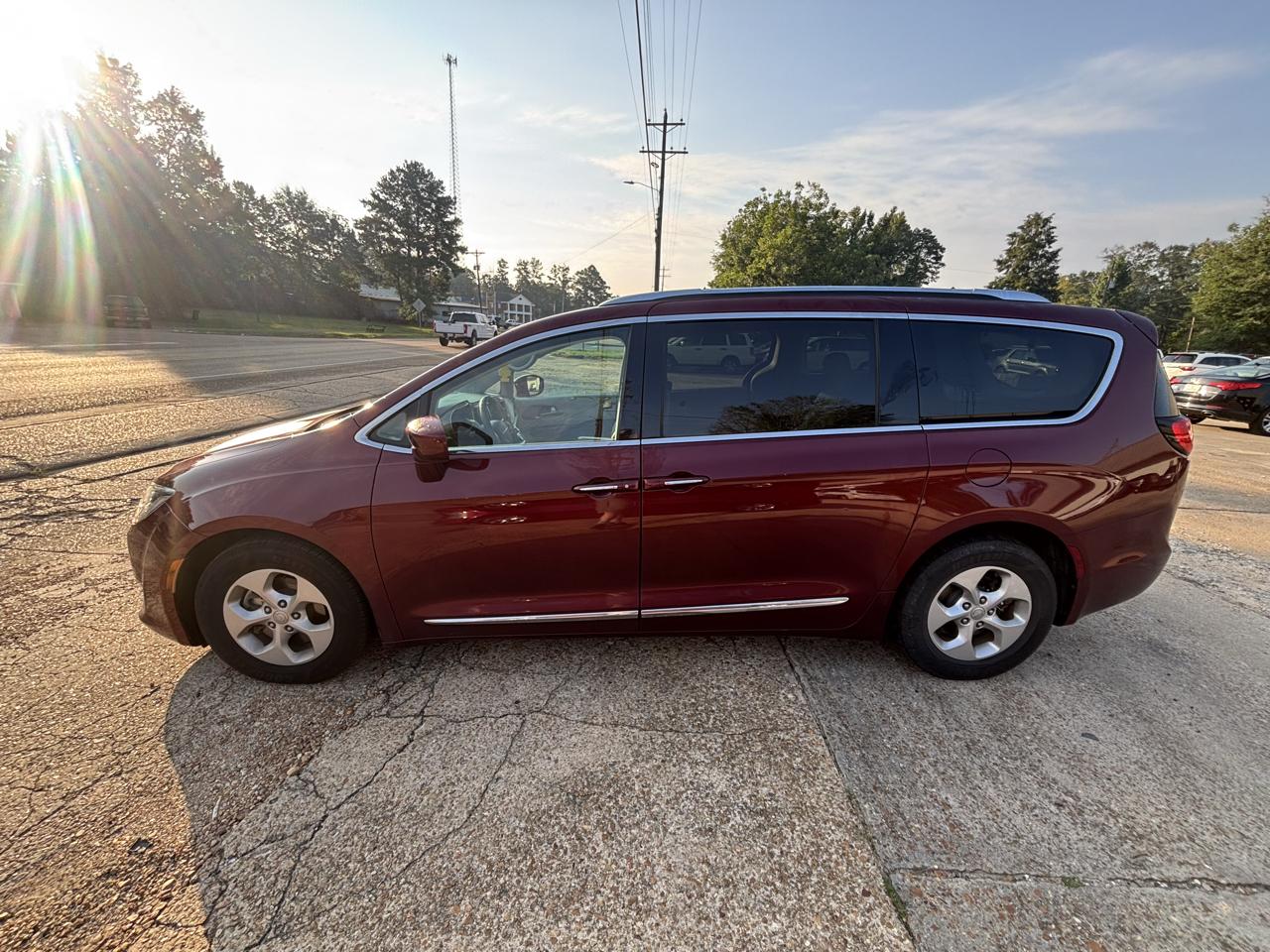 2017 Chrysler Pacifica Touring-L Plus FWD