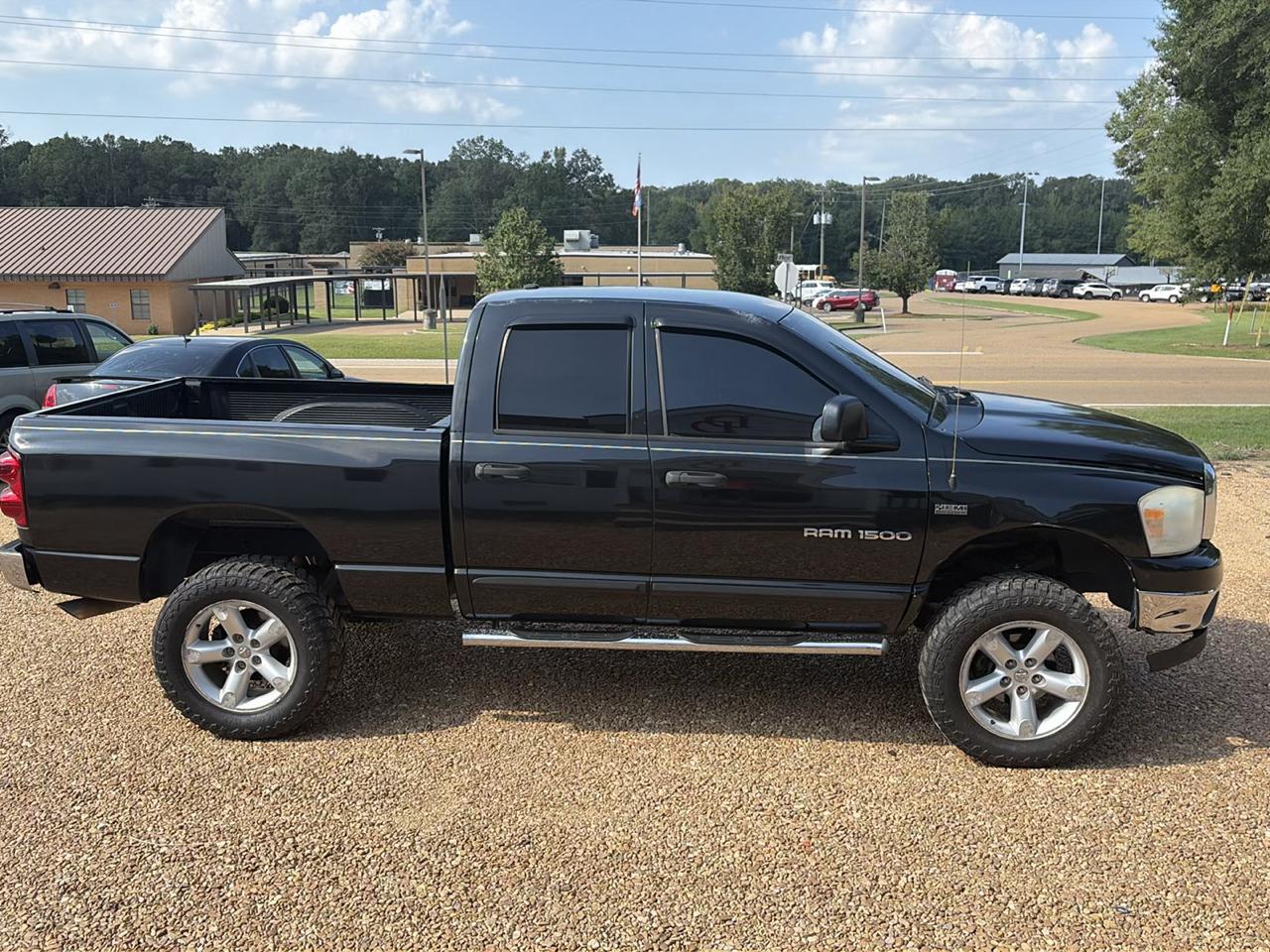 Dodge Ram 1500 2WD Quad Cab 140.5" SLT 2007