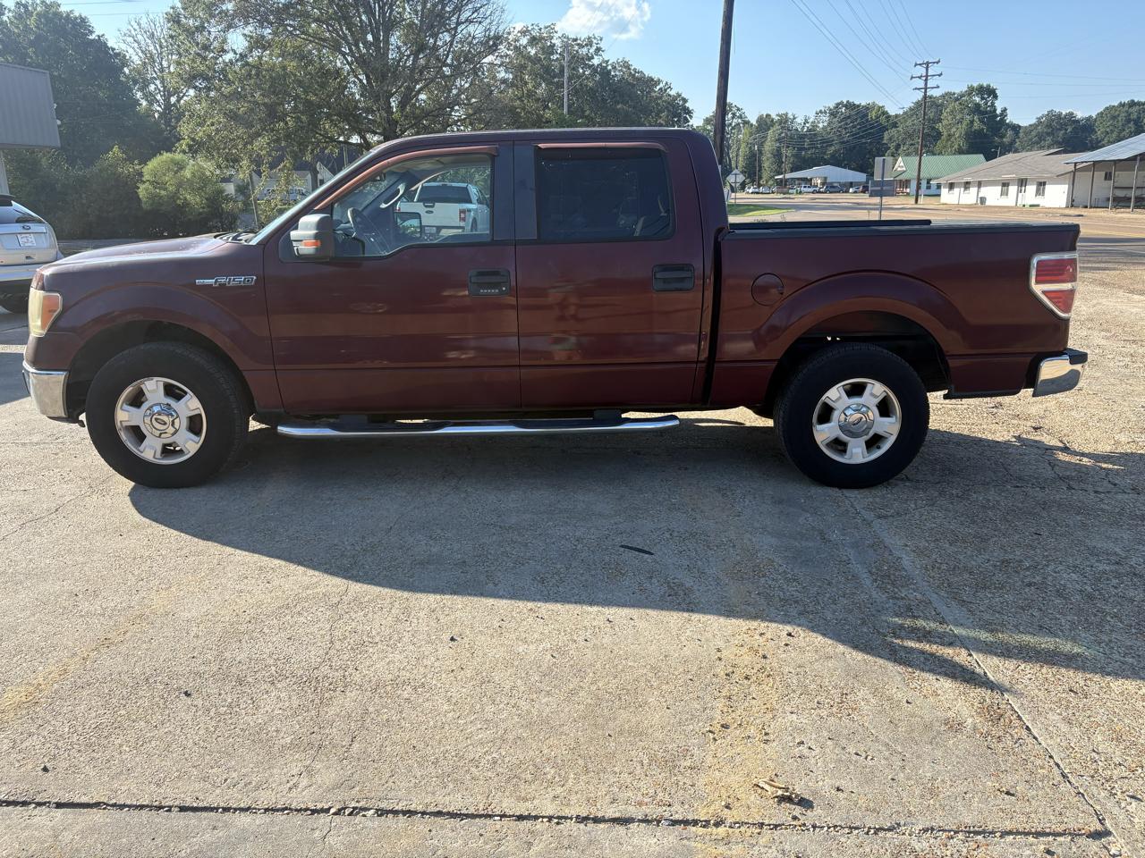 2009 Ford F-150 2WD SuperCrew 145" XL