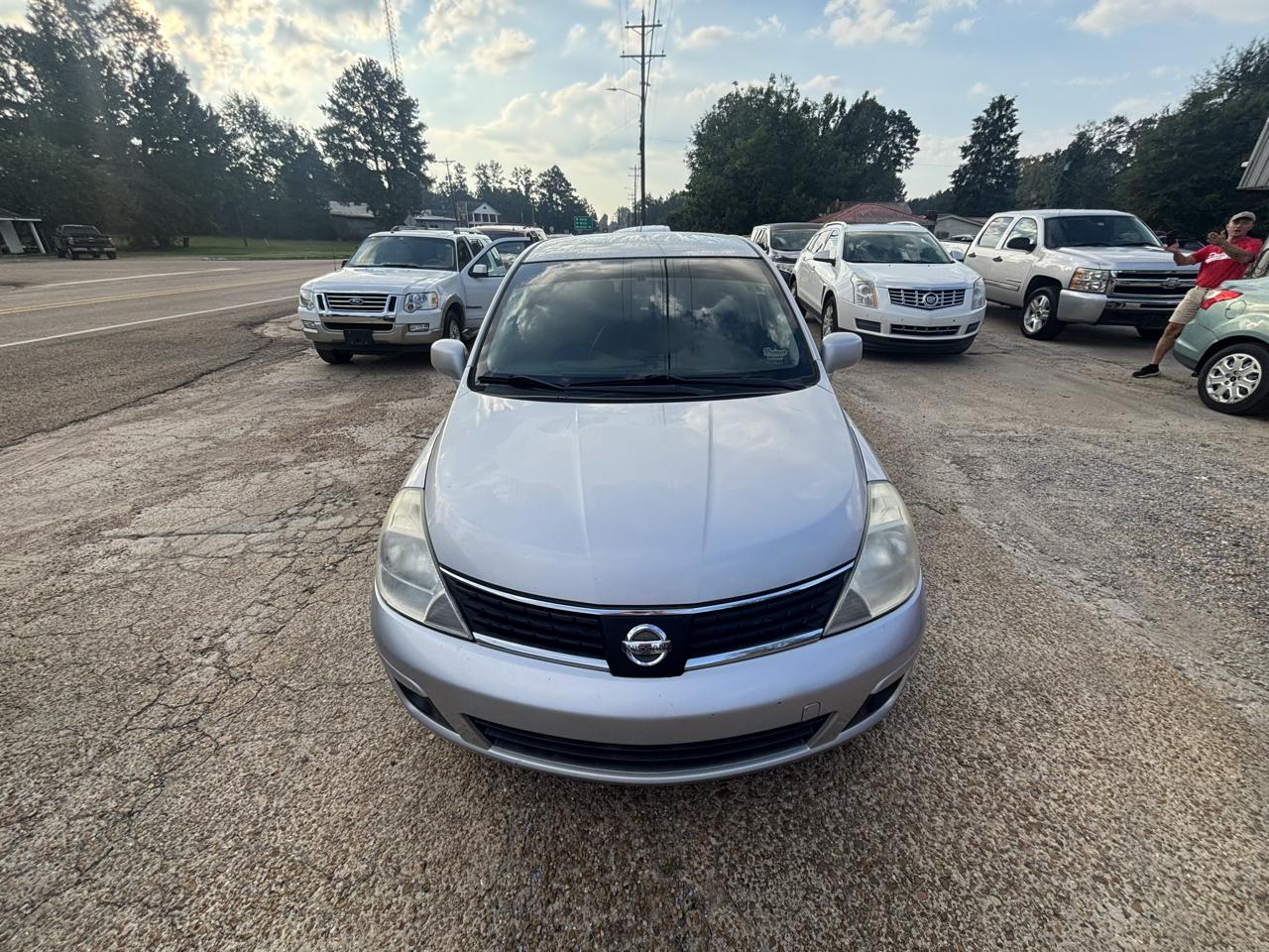 Nissan Versa 5dr HB I4 Auto 1.8 S 2009