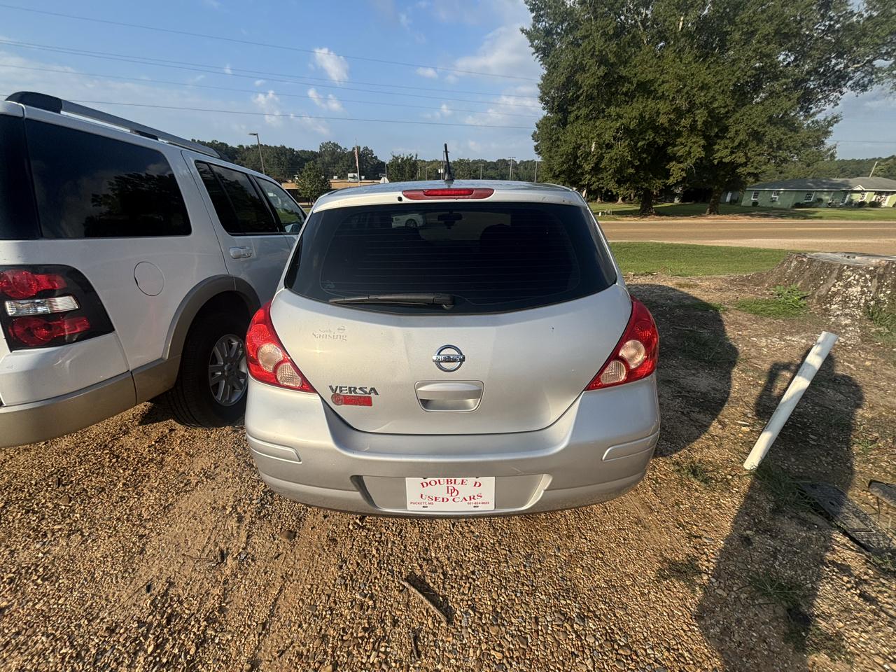 Nissan Versa 5dr HB I4 Auto 1.8 S 2009