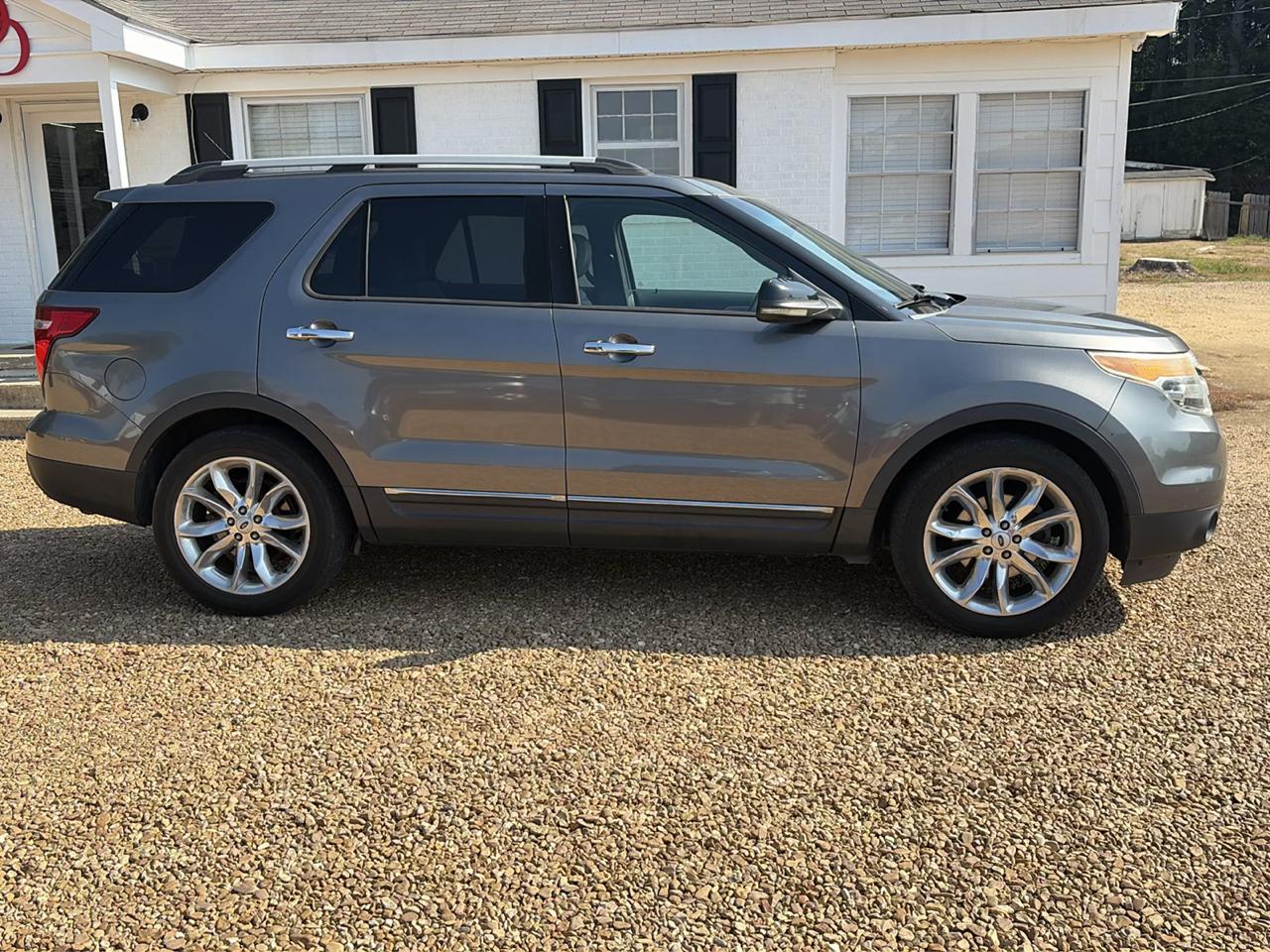 Ford Explorer FWD 4dr XLT 2012