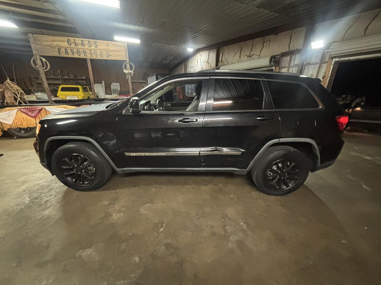 2011 Jeep Grand Cherokee RWD 4dr Laredo