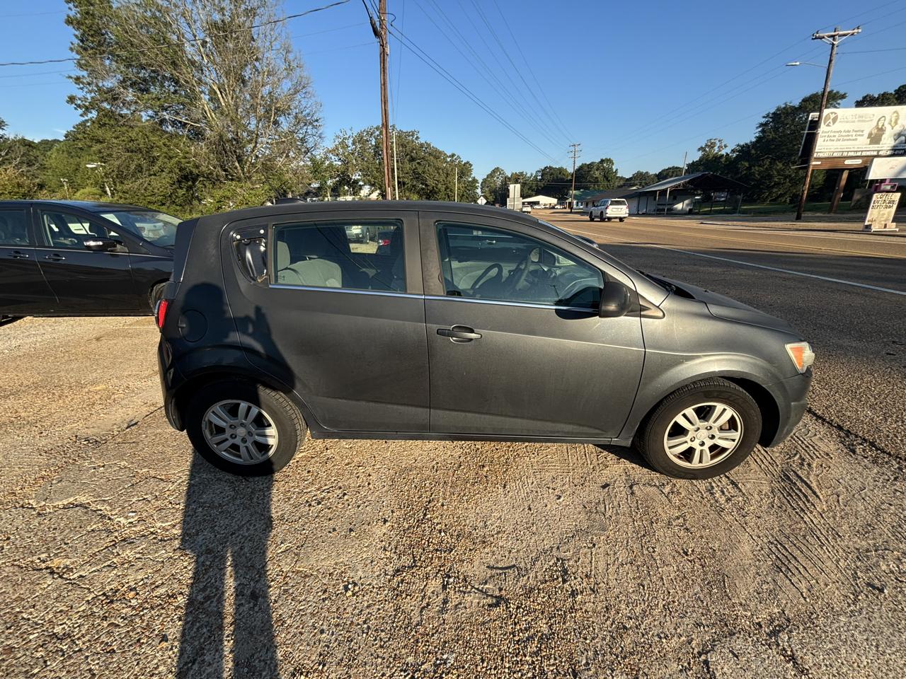 Chevrolet Sonic photo 3