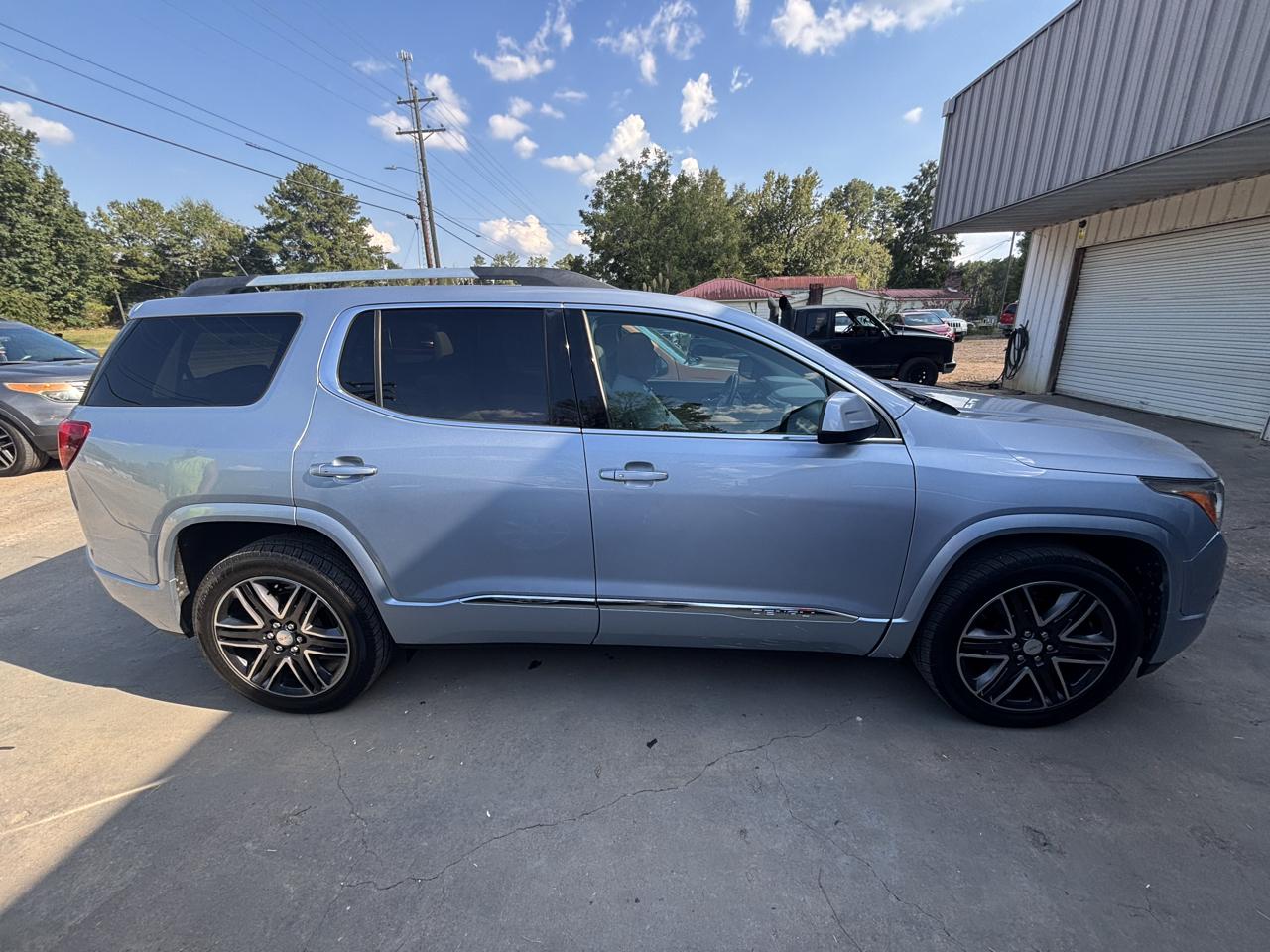 GMC Acadia FWD 4dr Denali 2017