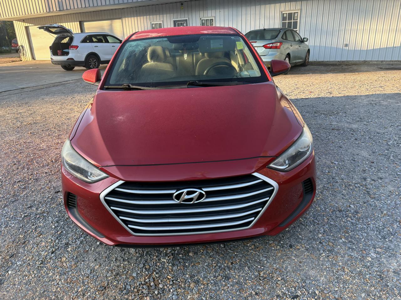 Hyundai Elantra photo 2