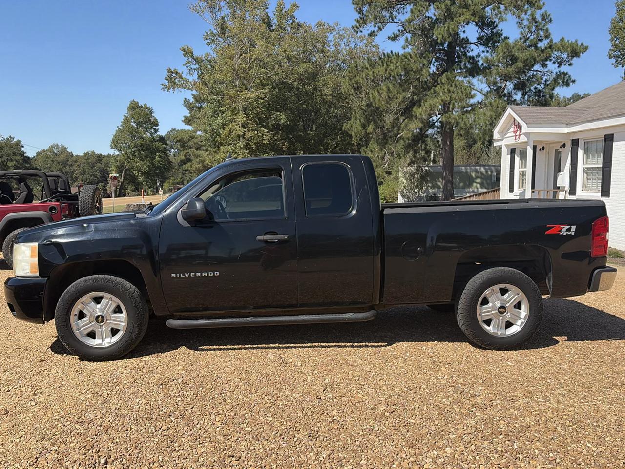 2011 Chevrolet Silverado 1500 4WD Ext Cab 143.5" LT