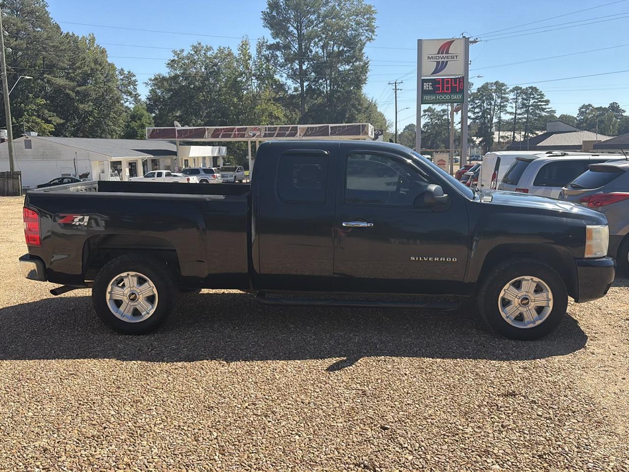 Chevrolet Silverado 1500 4WD Ext Cab 143.5" LT 2011