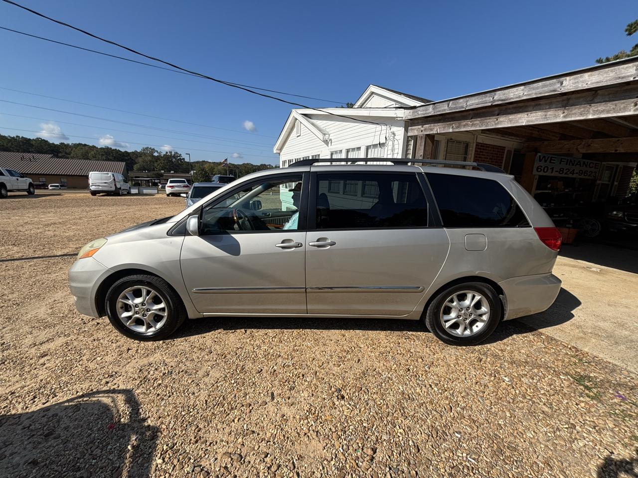 2006 Toyota Sienna 5dr XLE FWD 7-Passenger (Natl)