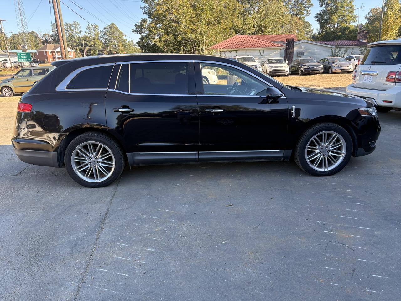 Lincoln MKT 3.5L AWD Standard 2019