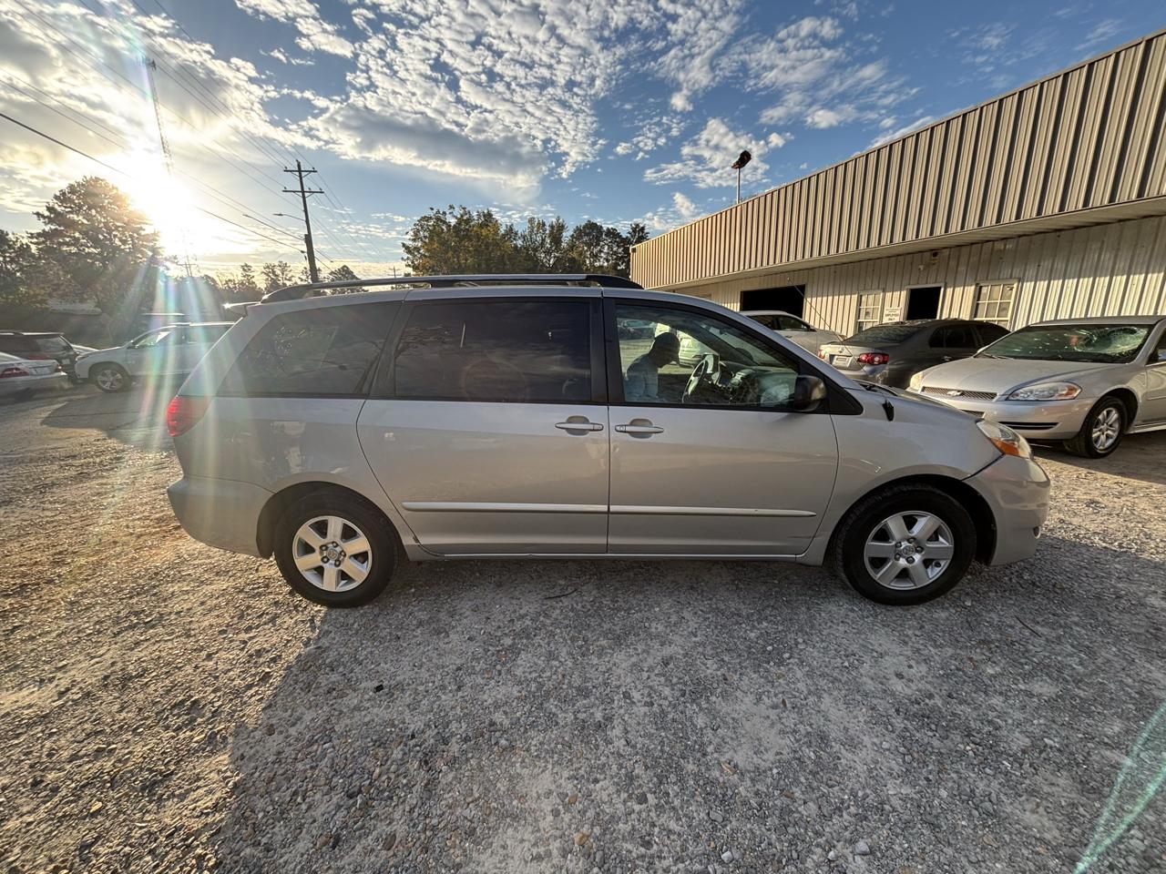 Toyota Sienna 5dr 7-Pass Van CE FWD (Natl) 2009