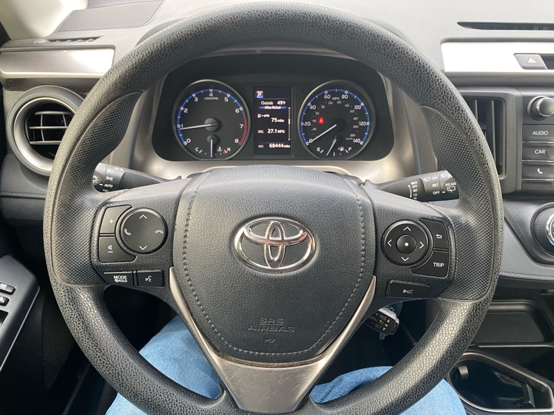Toyota RAV4 LE FWD 2018