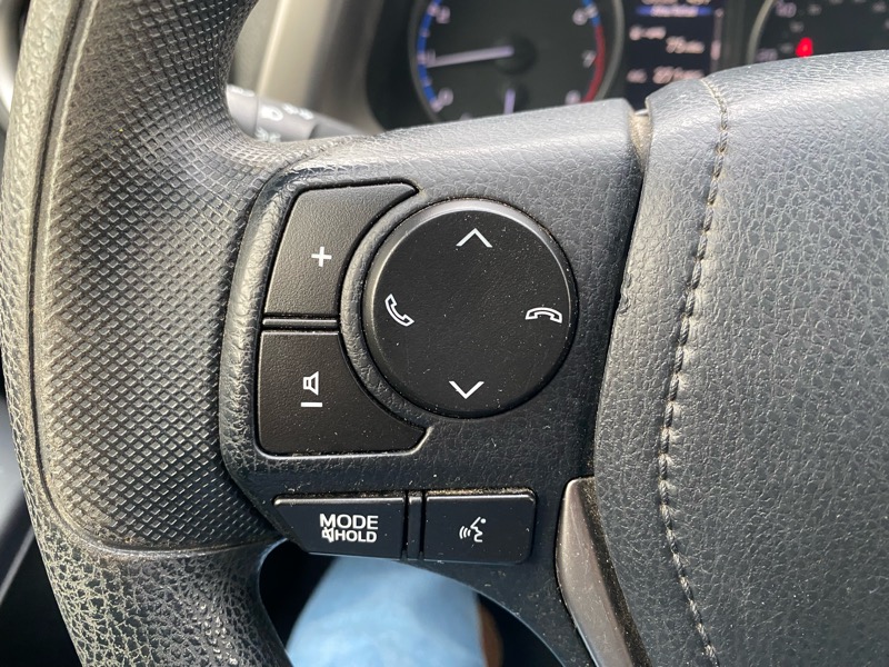 Toyota RAV4 LE FWD 2018