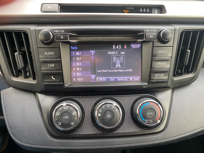 Toyota RAV4 LE FWD 2018