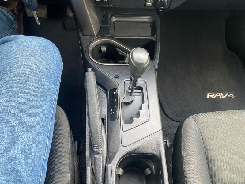 Toyota RAV4 LE FWD 2018