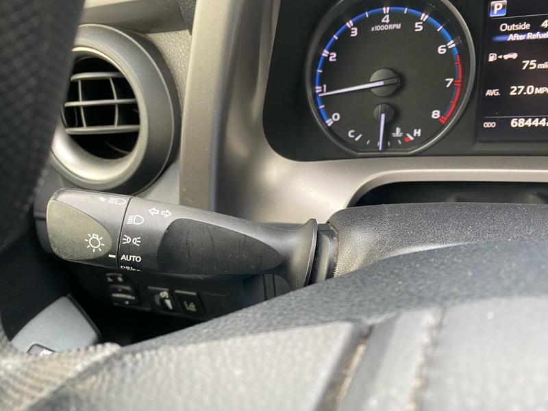 Toyota RAV4 LE FWD 2018