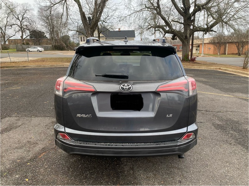 Toyota RAV4 LE FWD 2018