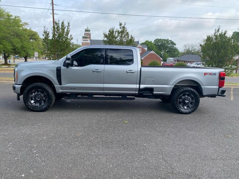 Ford F-250 SD Lariat Crew Cab Long Bed 4WD 2023