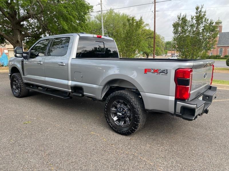 Ford F-250 SD Lariat Crew Cab Long Bed 4WD 2023