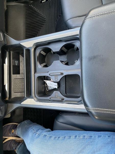 Ford F-250 SD Lariat Crew Cab Long Bed 4WD 2023