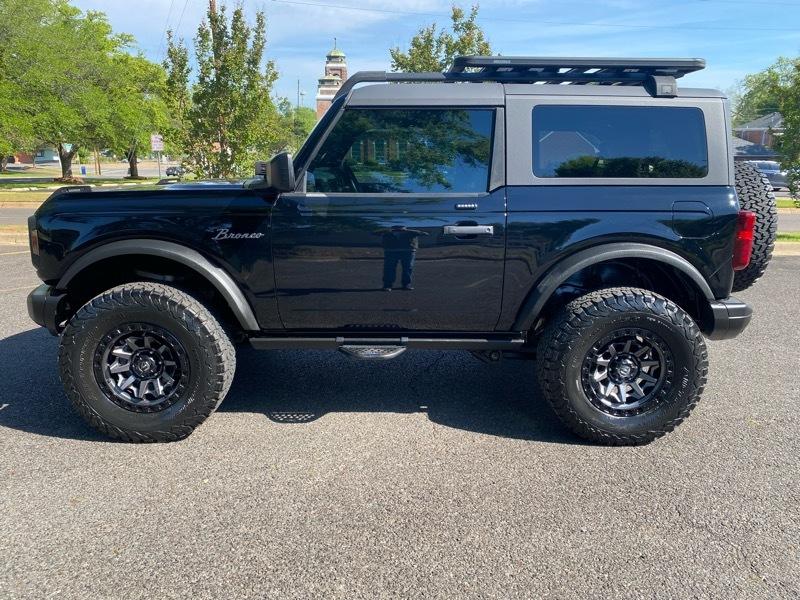 Ford Bronco Base 2-Door w/Advanced 2022