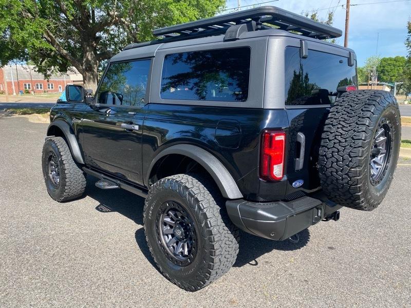 Ford Bronco Base 2-Door w/Advanced 2022