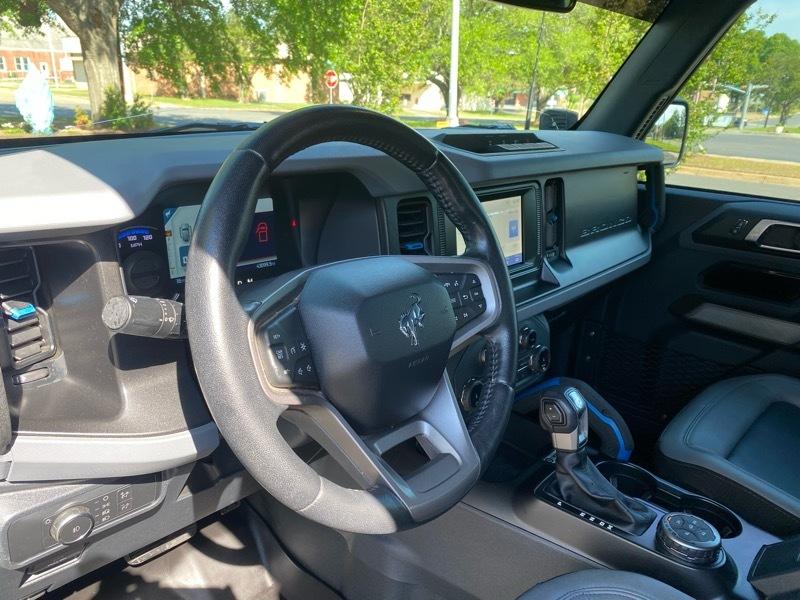 Ford Bronco Base 2-Door w/Advanced 2022