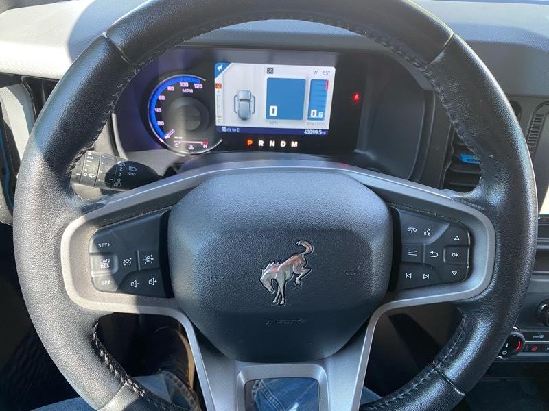 Ford Bronco Base 2-Door w/Advanced 2022