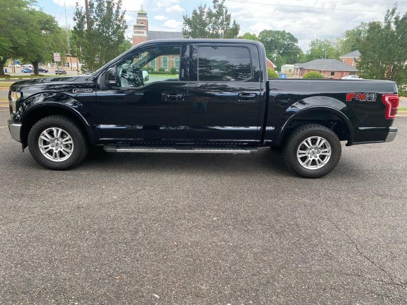 Ford F-150 4WD SuperCab 145" Lariat 2017