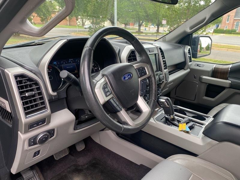 Ford F-150 4WD SuperCab 145" Lariat 2017