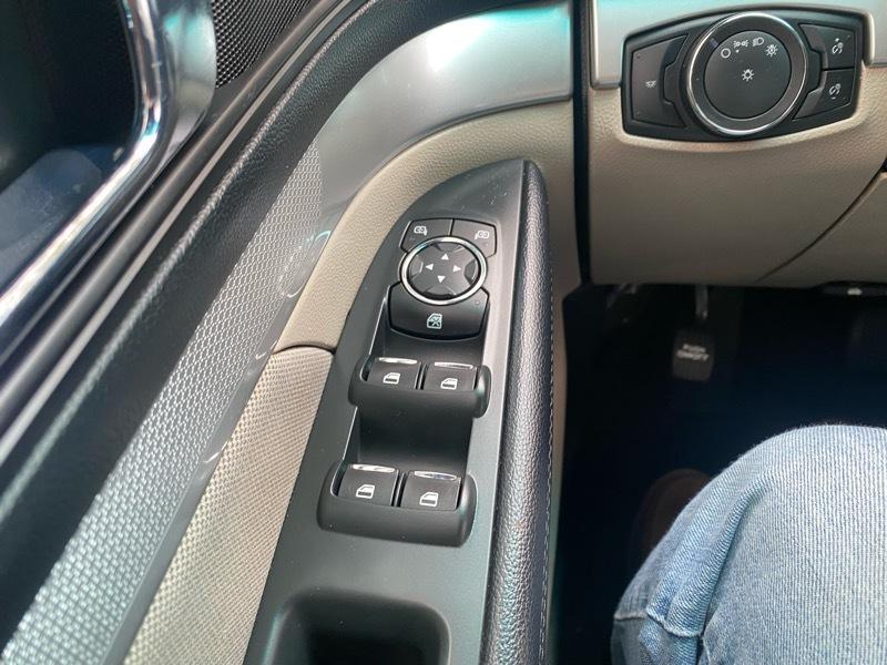 Ford Explorer Base FWD 2018