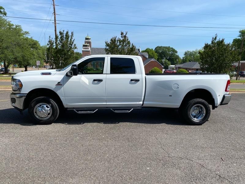 RAM 3500 Tradesman Crew Cab 4WD DRW 2023