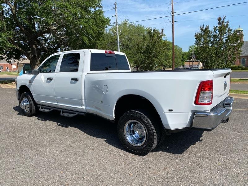 RAM 3500 Tradesman Crew Cab 4WD DRW 2023